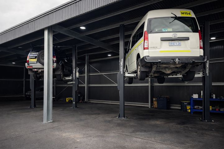 TITAN TERRAIN 4.5 TONNE 2-POST CAR HOIST ELECTRIC LOCK RELEASE