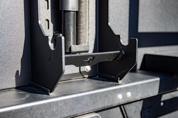 Titan Terrain mounting bracket for 2 tonne rugged floor jack