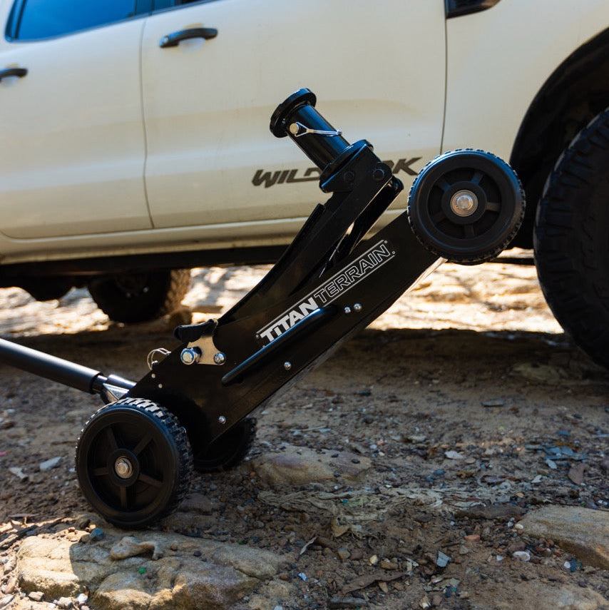 Titan Terrain 2T travellers jack pack with jack, bracket and cover bag